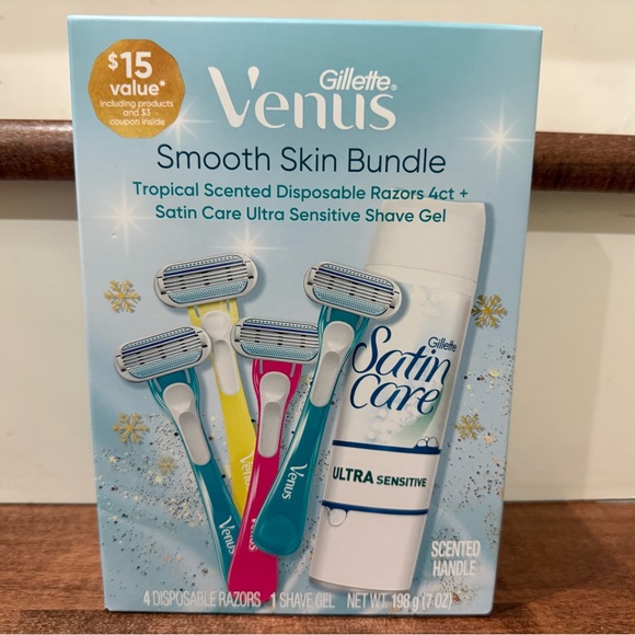 Gillette Venus Smooth Skin Bundle - Picture 1 of 2
